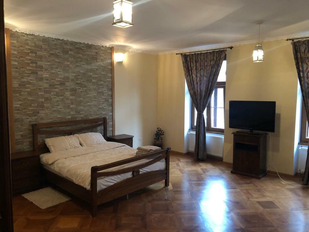 Old Historical Centre Apartment Брашов Экстерьер фото